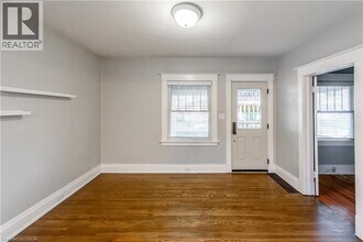 9 Atwood St in St Catharines, ON - Building Photo - Building Photo