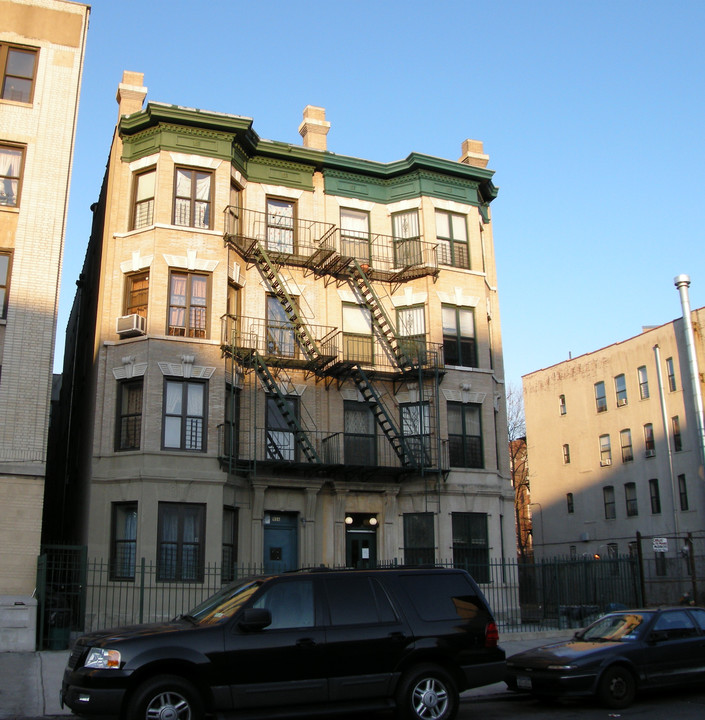 956 Leggett Ave in Bronx, NY - Building Photo