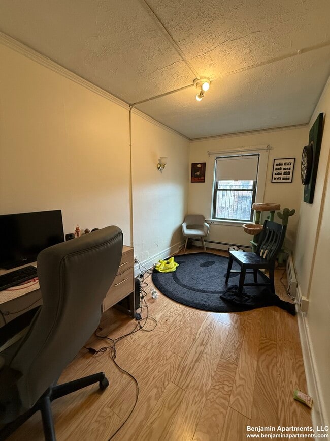 94 W Cedar St in Boston, MA - Building Photo - Building Photo