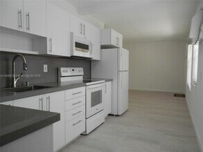 1738 Rodman St in Hollywood, FL - Building Photo - Building Photo