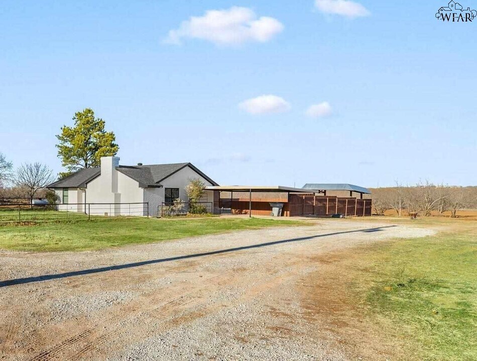 1132 B N Hwy in Wichita Falls, TX - Building Photo