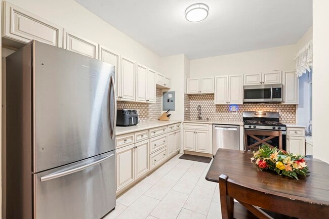 property at 282 Magnolia Ave