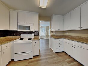 1 Rosebank Ct in Greensboro, NC - Building Photo - Building Photo