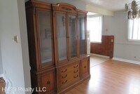 2742 Elbridge St photo'