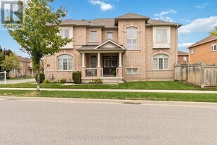 573 Gardenbrook Ave in Oakville, ON - Building Photo