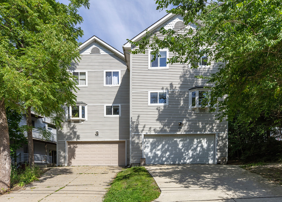 1554 Jones Dr in Ann Arbor, MI - Foto de edificio