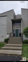31993 W 12 Mile Rd in Farmington Hills, MI - Building Photo