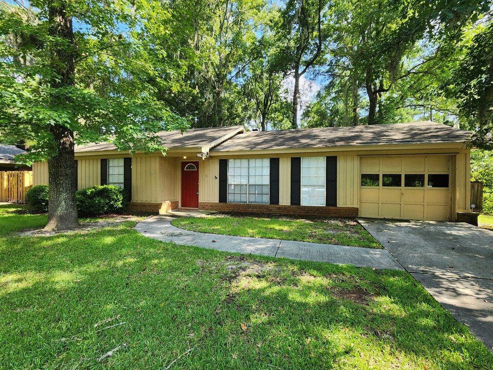 15 Red Fox Dr in Savannah, GA - Building Photo