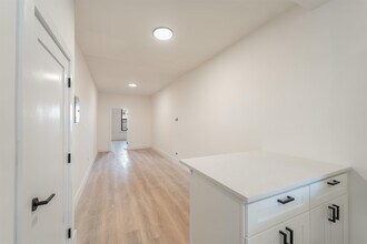 220 Madison St in Hoboken, NJ - Building Photo - Building Photo