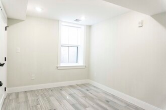 79 Linden St, Unit 1 in Boston, MA - Foto de edificio - Building Photo