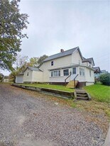 809 Lakewood Ave in Youngstown, OH - Building Photo