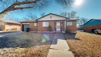1204 Cedar Dr in Killeen, TX - Building Photo