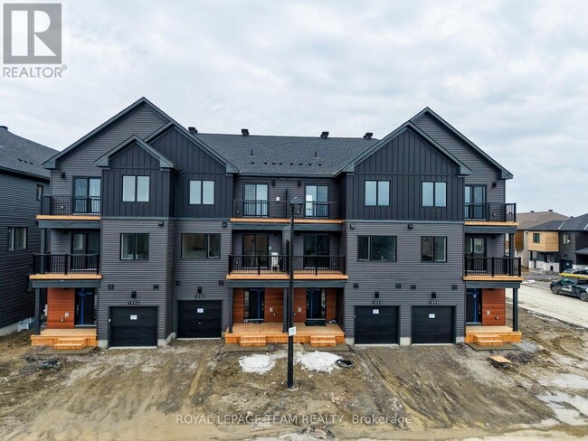 1004 Elixir Pl in Ottawa, ON - Building Photo - Building Photo