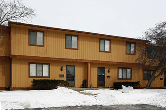 Last Farm Townhouses in Toledo, OH - Building Photo - Building Photo