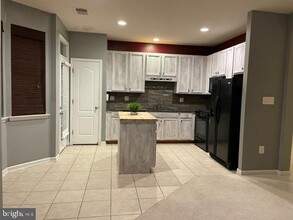 312 Quinton Oaks Cir in Stephens City, VA - Building Photo - Building Photo