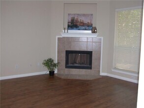 2054 Kimbrook Dr in Round Rock, TX - Foto de edificio - Building Photo