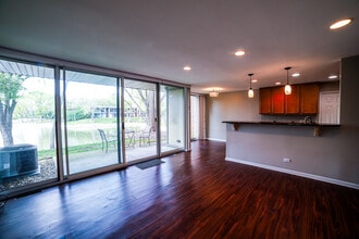 1505 Fairway Dr in Lisle, IL - Building Photo - Building Photo