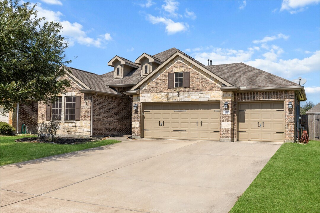 6310 Rotherham St in League City, TX - Building Photo