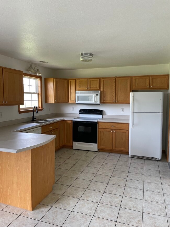 6583 Jamie Ln, Unit B in Mokane, MO - Building Photo - Building Photo