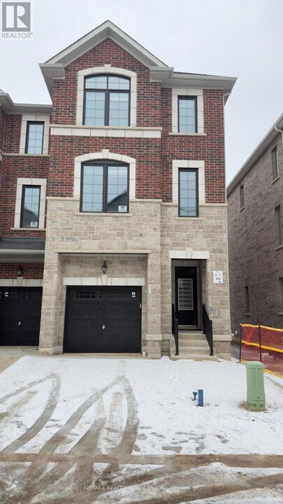 41 Yellow Rail Cres in Brampton, ON - Building Photo