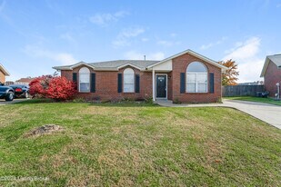 8205 Krystle Ridge Pl in Louisville, KY - Building Photo