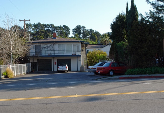 Flores Apartments in San Rafael, CA - Building Photo - Building Photo