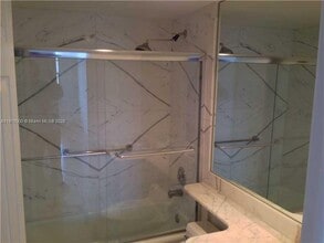 199 Ocean Dr in Key Biscayne, FL - Building Photo - Building Photo