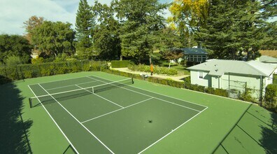 555 Zinfandel Ln in St Helena, CA - Building Photo - Building Photo