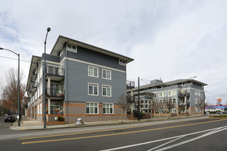 The Cornerstone Apartments in Portland, OR - Foto de edificio - Building Photo