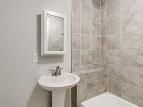 1214 W Logan Ave in Guthrie, OK - Building Photo - Building Photo