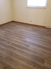 5730 N 91st St in Milwaukee, WI - Foto de edificio - Building Photo