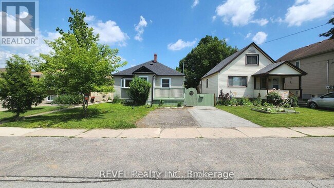 5522 Glenholme Ave in Niagara Falls, ON - Building Photo - Building Photo