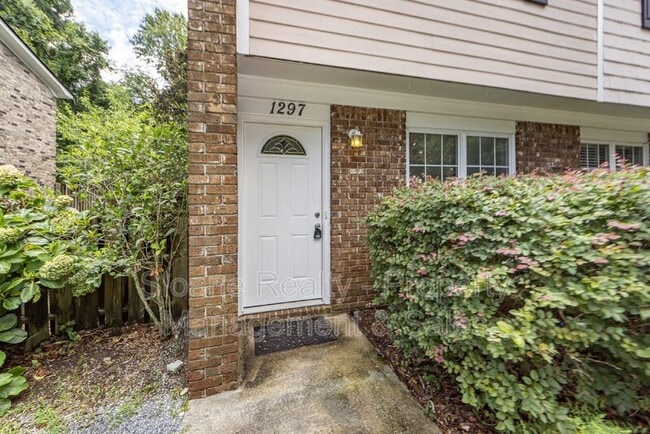 1297 Mathis Ferry Rd in Mount Pleasant, SC - Building Photo - Building Photo