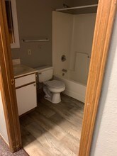 307 S 1st St, Unit 8 in Marshalltown, IA - Building Photo - Building Photo
