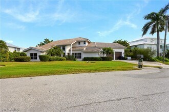 1748 Jewel Box Dr in Sanibel, FL - Building Photo - Building Photo