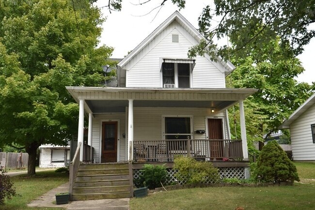 property at 104 Courtland St