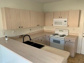 13800 SW 275th St in Homestead, FL - Building Photo - Building Photo