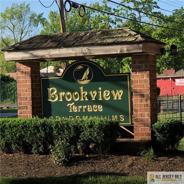 289 Main St in Spotswood, NJ - Building Photo
