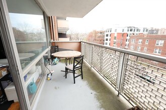 45 Longwood Ave, Unit 506 in Brookline, MA - Building Photo - Building Photo
