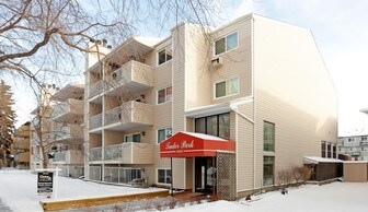 10325 118th St NW in Edmonton, AB - Building Photo