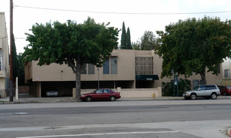 13400 Burbank Blvd Apartments