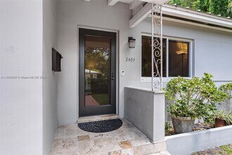 2431 Overbrook St in Miami, FL - Building Photo - Building Photo