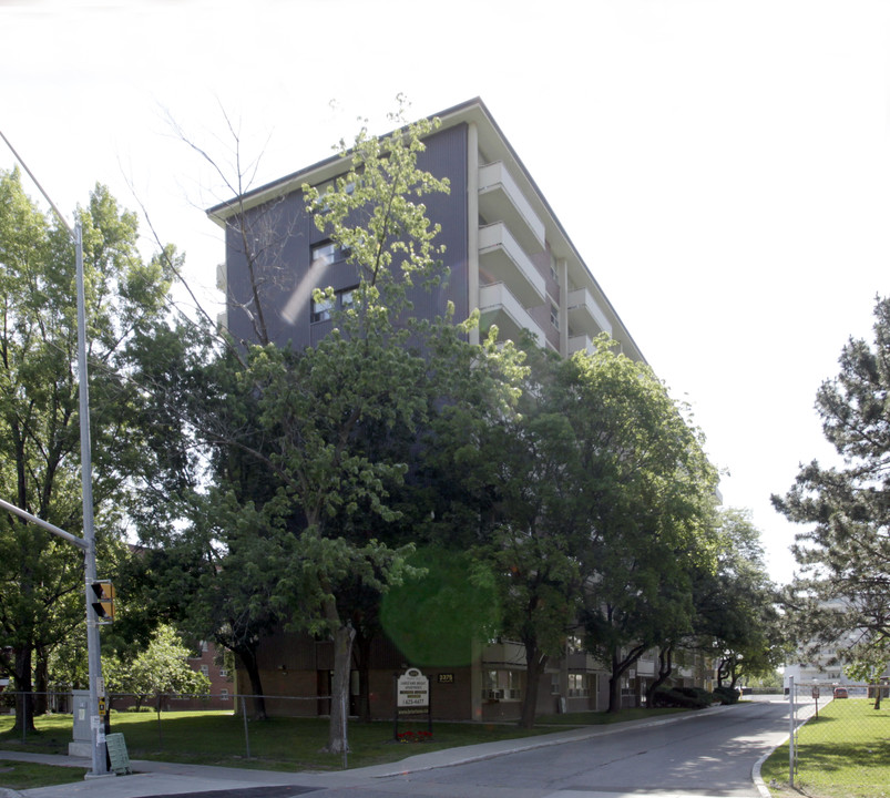 3375 Ponytrail Dr in Mississauga, ON - Building Photo