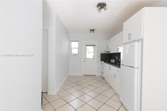 2825 SW 3rd Ave in Miami, FL - Building Photo - Building Photo