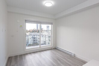 13978 Fraser Hwy in Surrey, BC - Building Photo - Building Photo