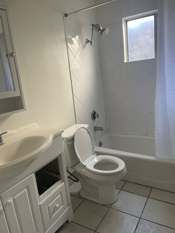 5853 Virginia Ave in Los Angeles, CA - Foto de edificio - Building Photo