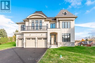 15 Kenneth Campbell Ct in Aurora, ON - Building Photo