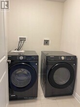 3315 Sixth Line in Oakville, ON - Building Photo - Building Photo