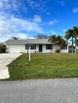 965 SE Caravan Ave in Port St. Lucie, FL - Building Photo