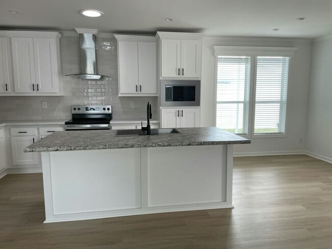 748 Arbor Estates Way in Plant City, FL - Building Photo - Building Photo